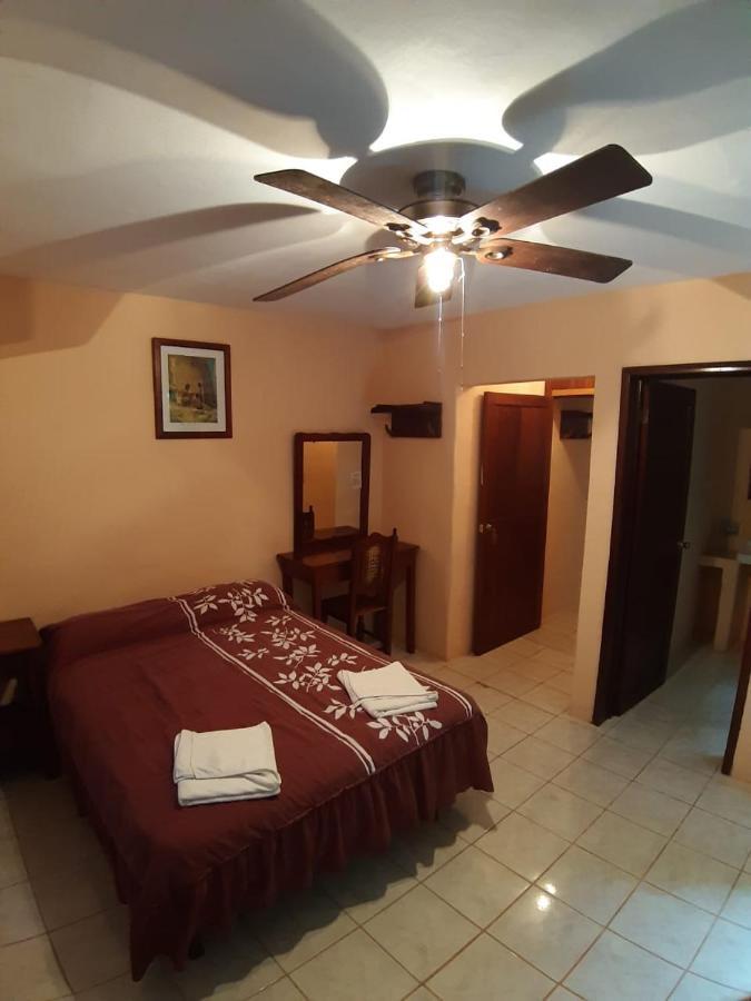 Hotel Cabanas Margarita & Ed Palenque Bagian luar foto