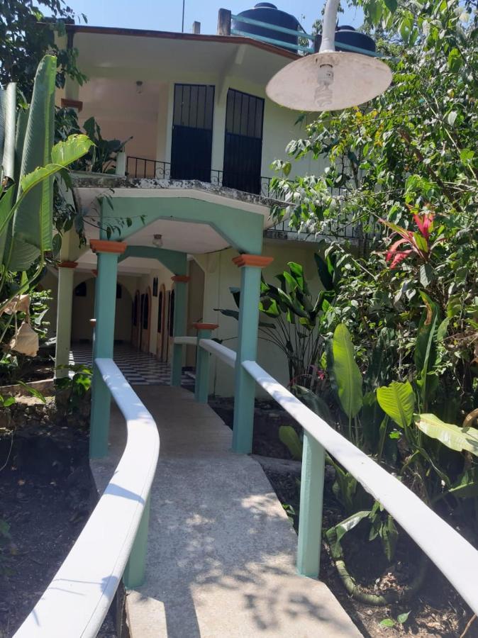 Hotel Cabanas Margarita & Ed Palenque Bagian luar foto