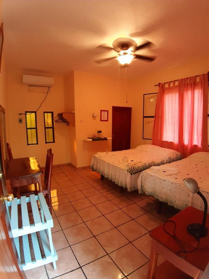Hotel Cabanas Margarita & Ed Palenque Bagian luar foto