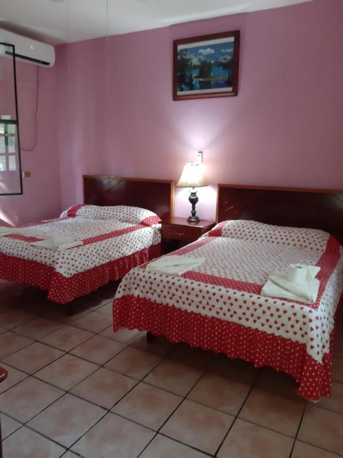 Hotel Cabanas Margarita & Ed Palenque Bagian luar foto