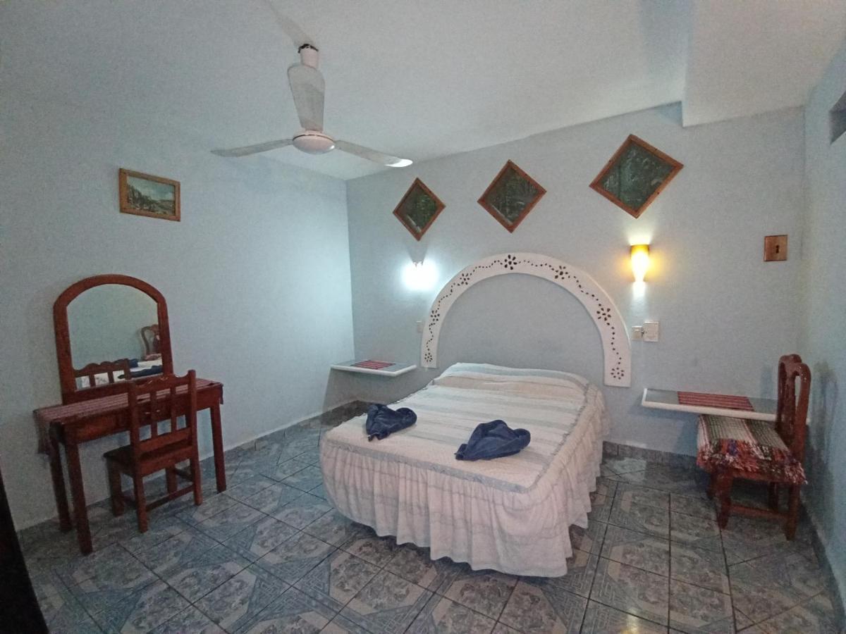 Hotel Cabanas Margarita & Ed Palenque Bagian luar foto