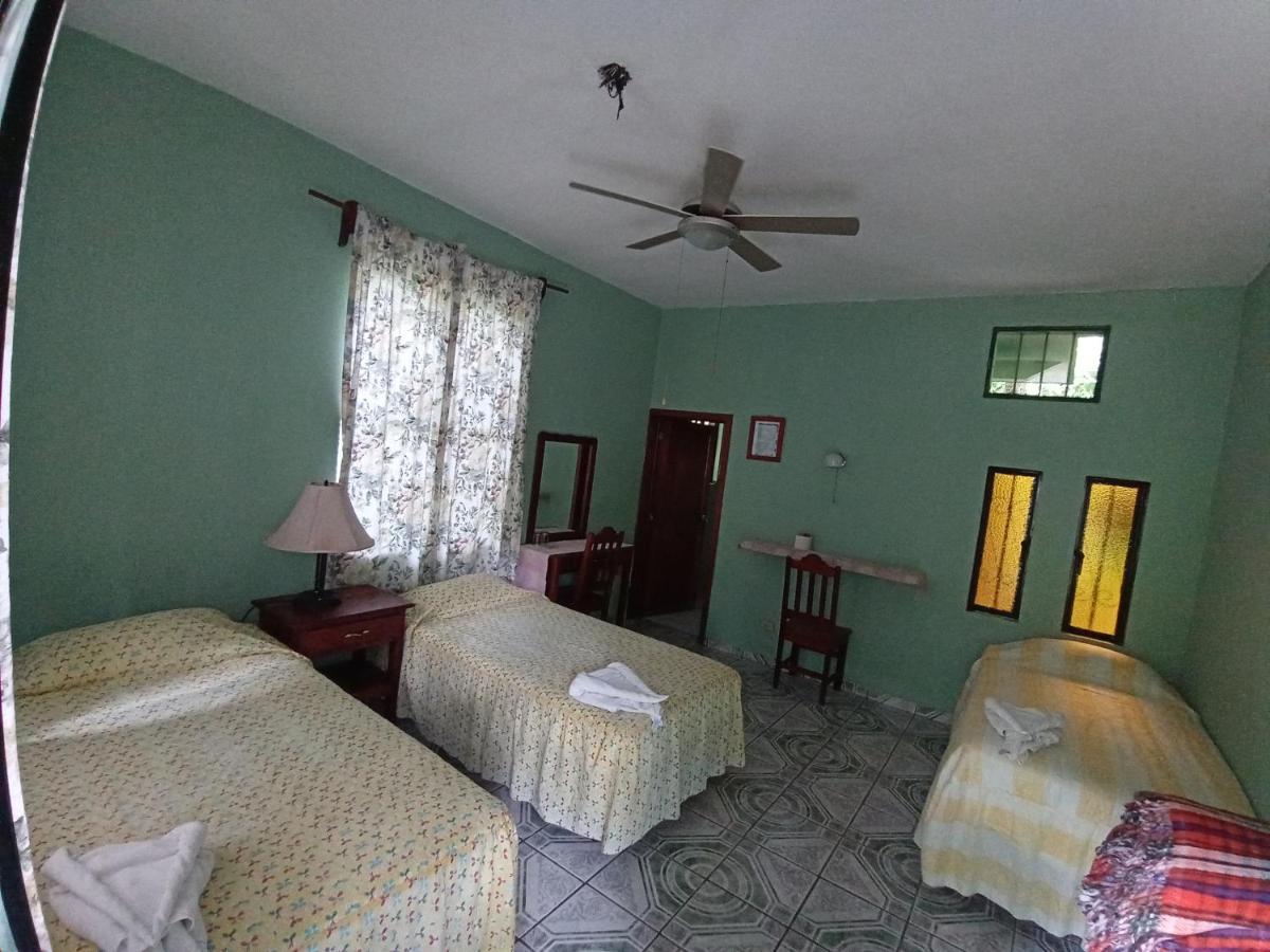 Hotel Cabanas Margarita & Ed Palenque Bagian luar foto